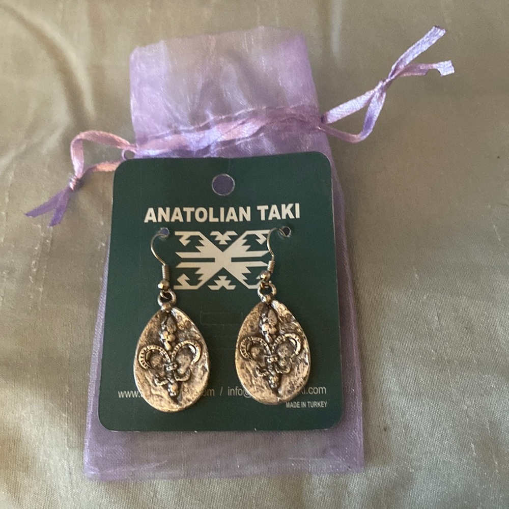 Anatolian Tali Fleur de Lis Earrings in Silver Plated.. NWT.. never been worn..